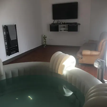 Logement Detente Avec Jacuzzi Et Billard Americain Fournols